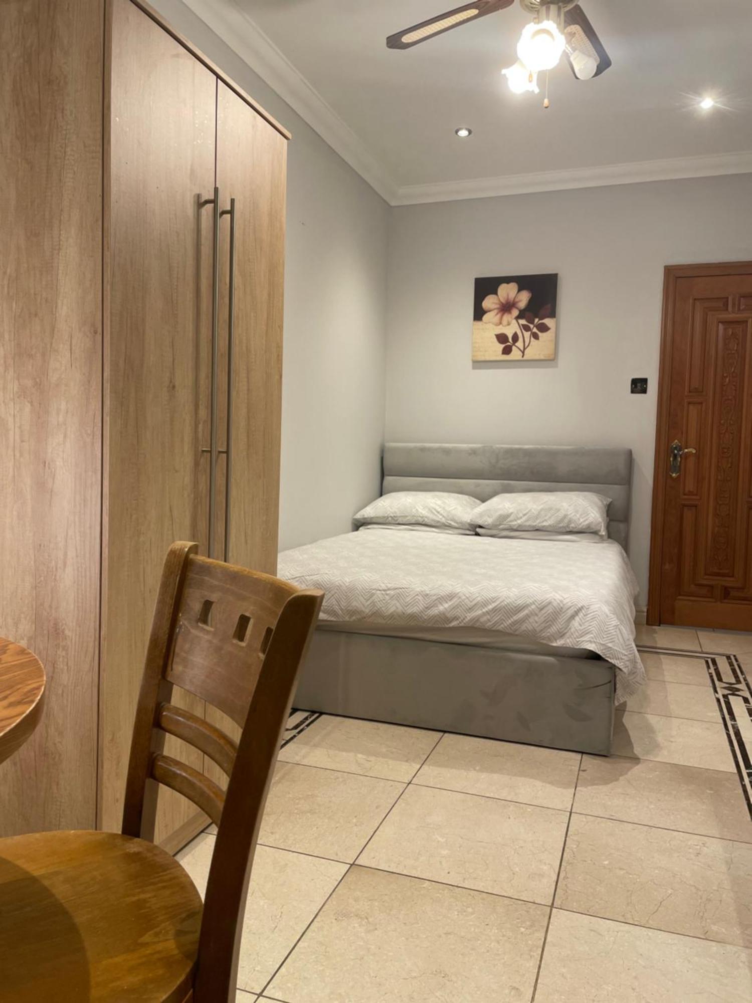 North London Studio Apartment Экстерьер фото