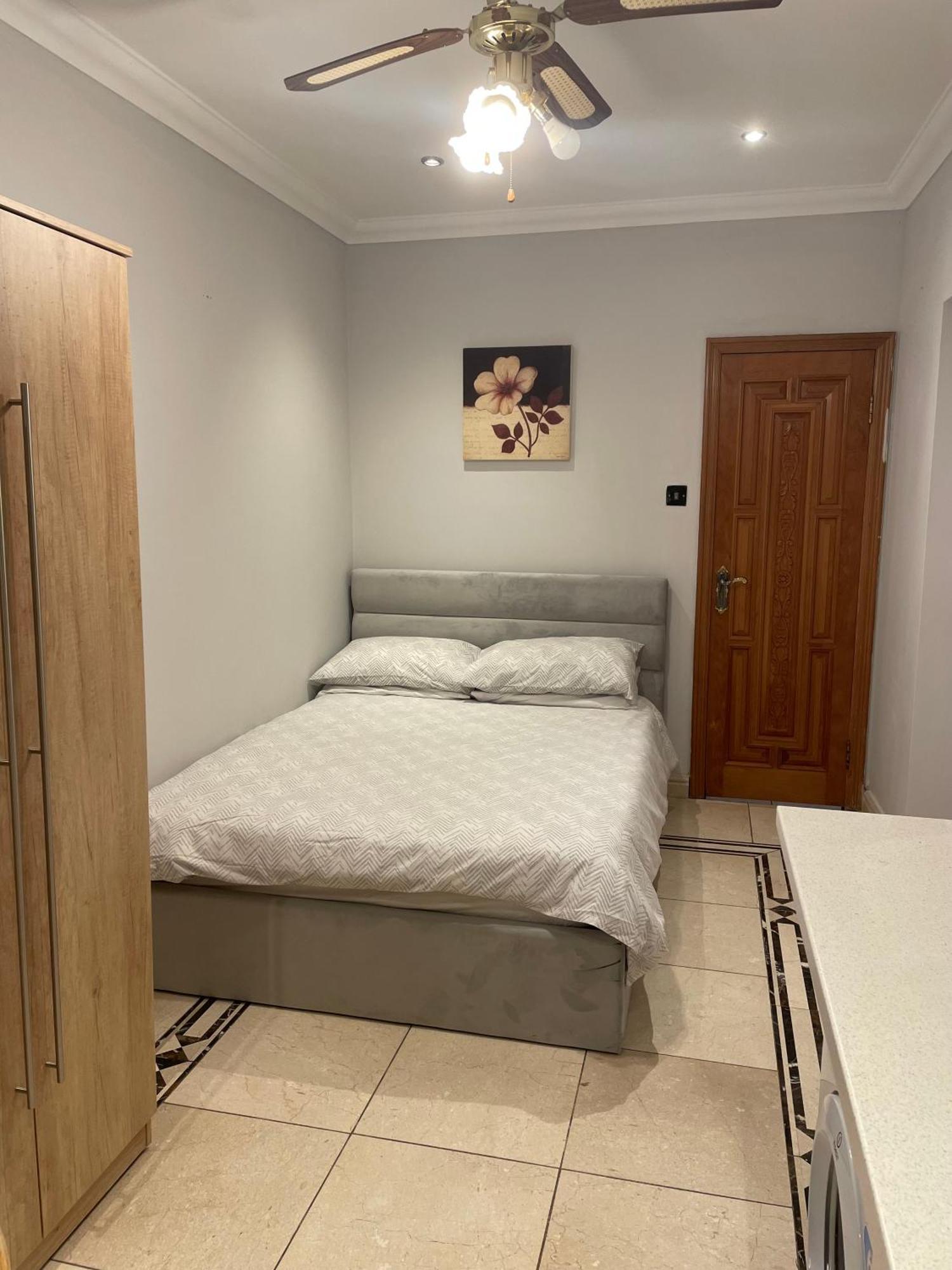 North London Studio Apartment Экстерьер фото