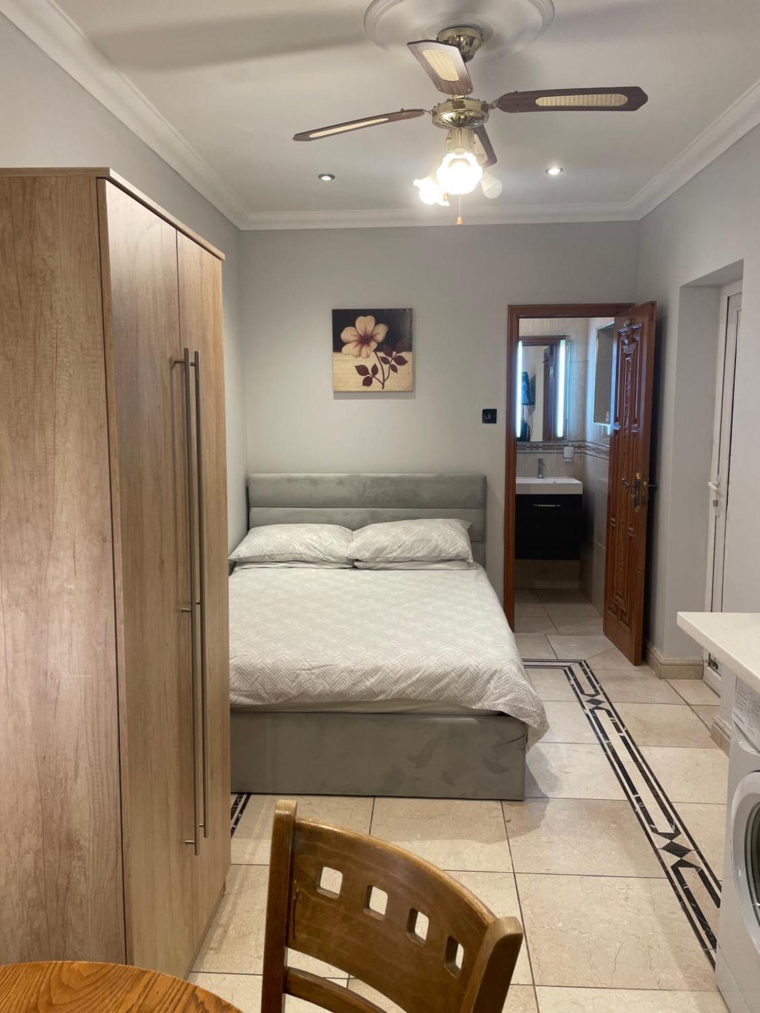 North London Studio Apartment Экстерьер фото